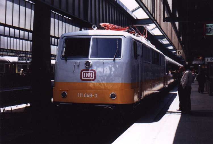 ARNOLD #2301 DB-AG 直っ ドイツ鉄道 BR143型電気機関